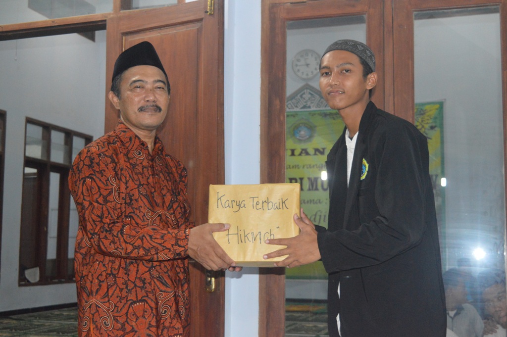 juara santri menulis kategori menulis Hikmah dengan tema isra' mi'raj di perolh pleh Arif Ahmad