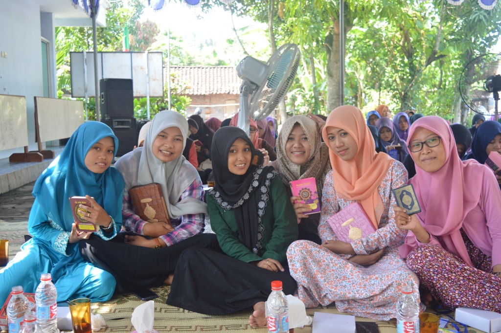 alumni santri putri Pon.Pes Al Fattah